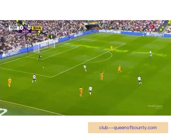 哈维·西蒙斯德甲主场惊艳远射破门助球队取胜